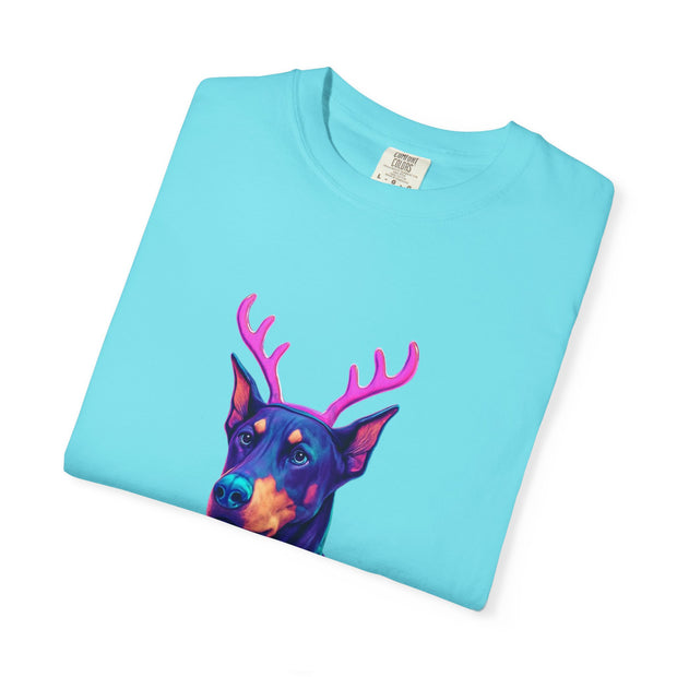 Festive Doberman Holiday T-Shirt, Christmas Shirt, Unisex Gift, Funny Pet Apparel, Cozy Winter Wear, Animal Lover Tee