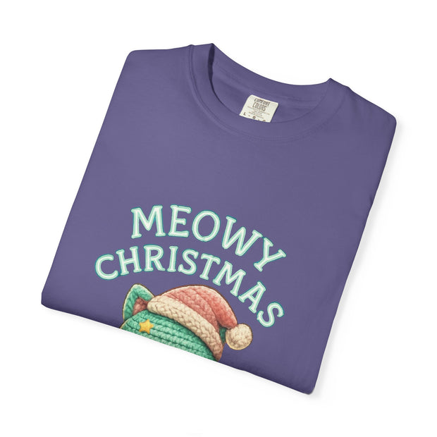 Cute Cat Christmas T-shirt, Meowy Christmas Tee, Unisex Holiday Shirt, Fun Xmas Gift, Cozy Festive Wear