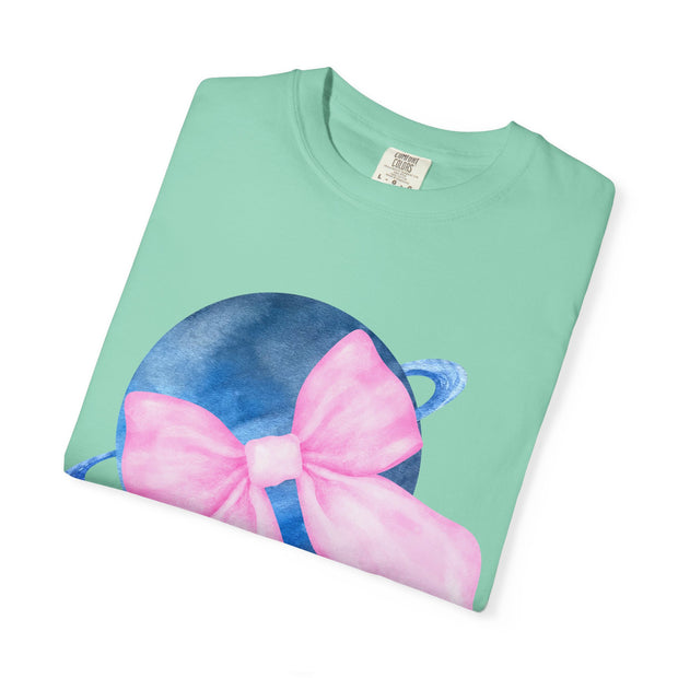 Blue Saturn Wrapped In Pink Bow Unisex T-Shirt