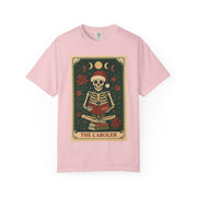 'The Caroler' Tarot Card T-Shirt