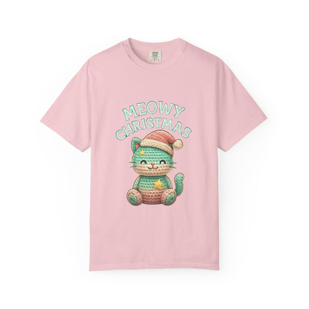 Cute Cat Christmas T-shirt, Meowy Christmas Tee, Unisex Holiday Shirt, Fun Xmas Gift, Cozy Festive Wear