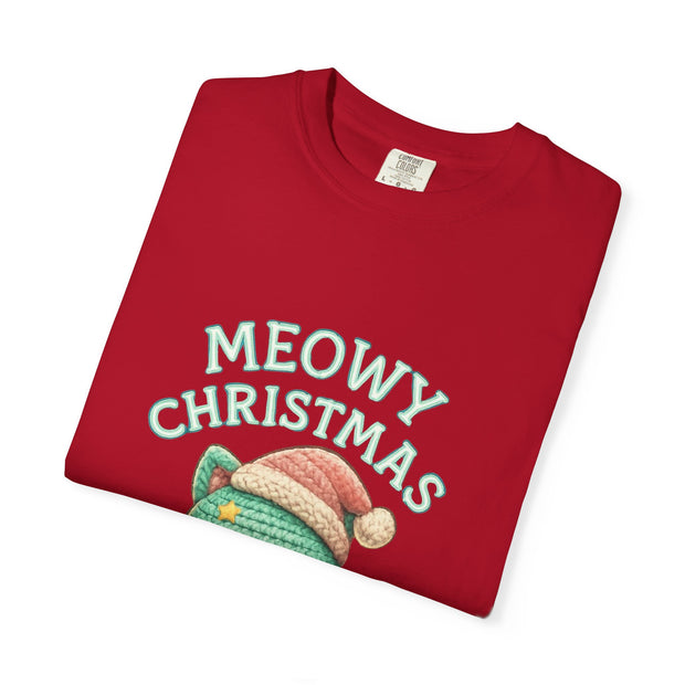 Cute Cat Christmas T-shirt, Meowy Christmas Tee, Unisex Holiday Shirt, Fun Xmas Gift, Cozy Festive Wear