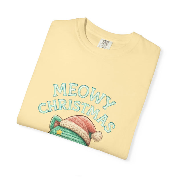 Cute Cat Christmas T-shirt, Meowy Christmas Tee, Unisex Holiday Shirt, Fun Xmas Gift, Cozy Festive Wear