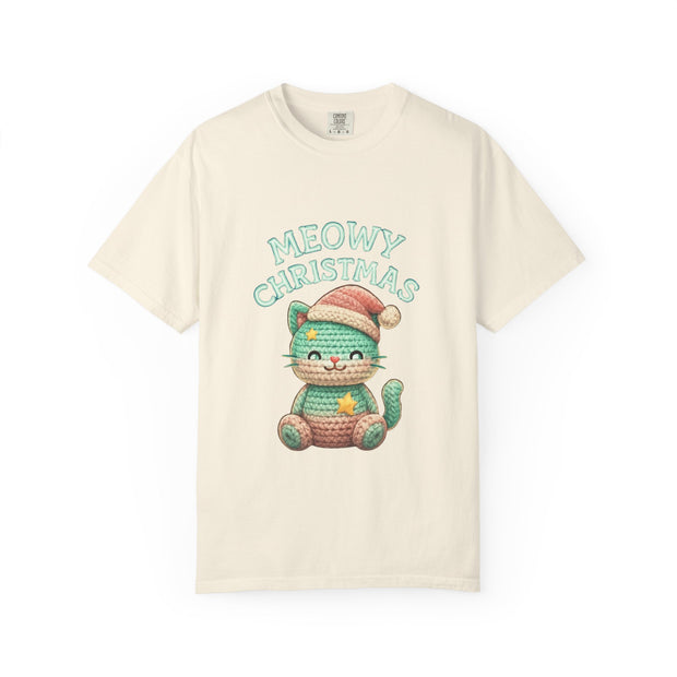 Cute Cat Christmas T-shirt, Meowy Christmas Tee, Unisex Holiday Shirt, Fun Xmas Gift, Cozy Festive Wear